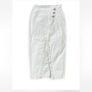 Sincerely Jules Asymmetrical Denim skirt Front
Slit Light Wash size 1/25